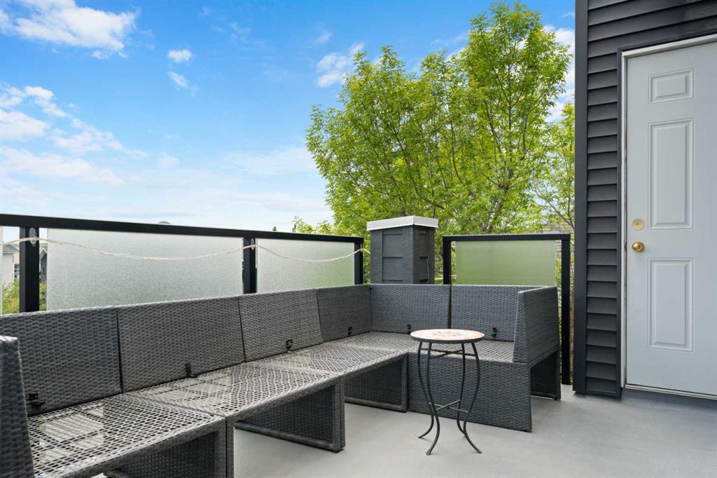 20 Sierra Morena Mews SW #404 photo 3