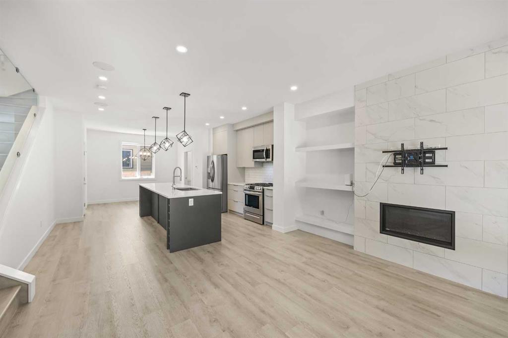 2105 5 Street NW photo 2