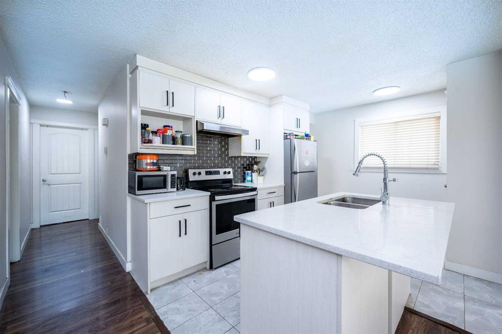 72 Faldale Close NE photo 2