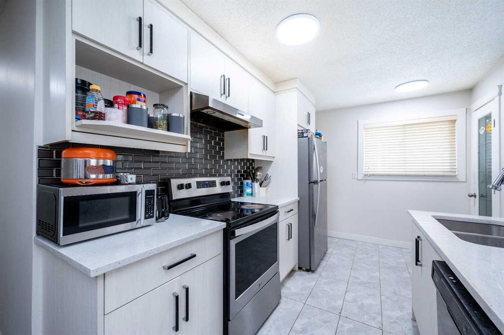 72 Faldale Close NE photo 3