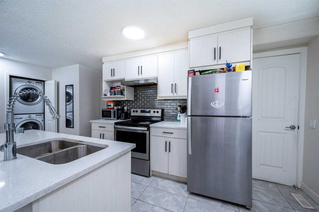 72 Faldale Close NE photo 4