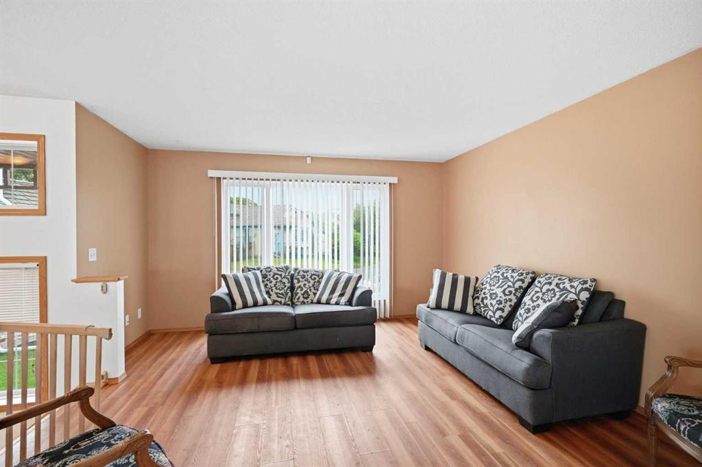 324 Mt Aberdeen Close SE photo 3