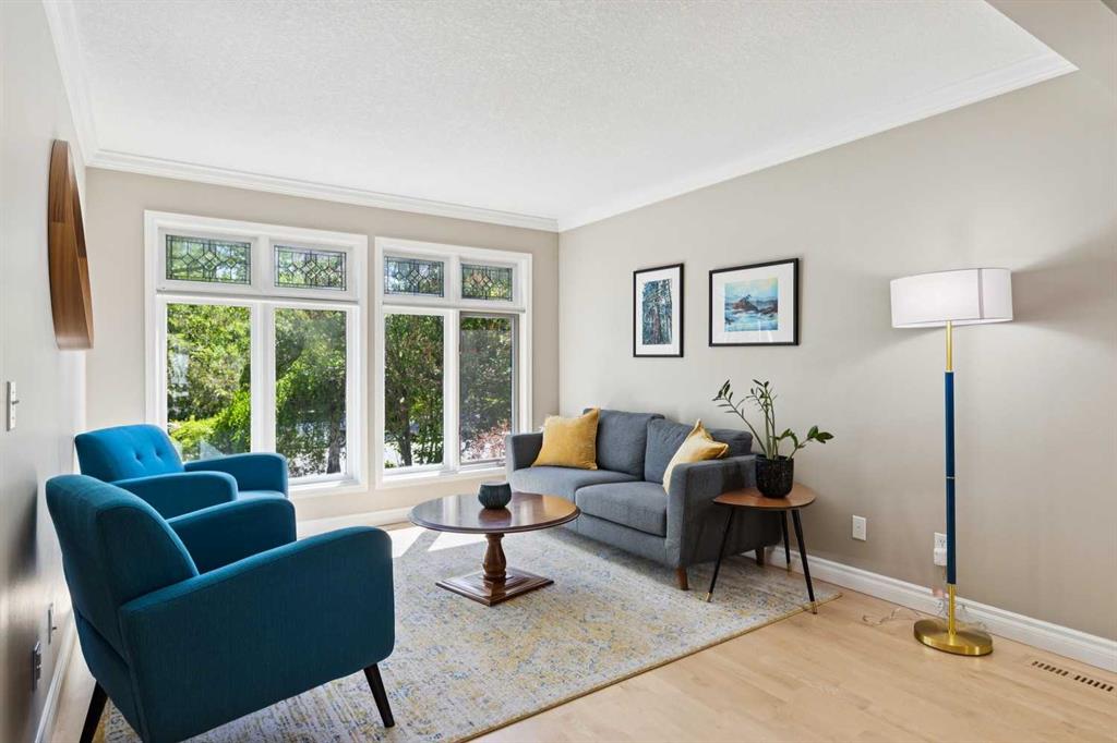 2405 26 Street SW photo 4