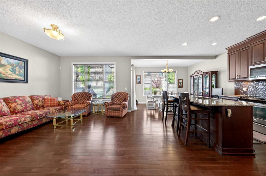 27 Panatella Row NW photo 2