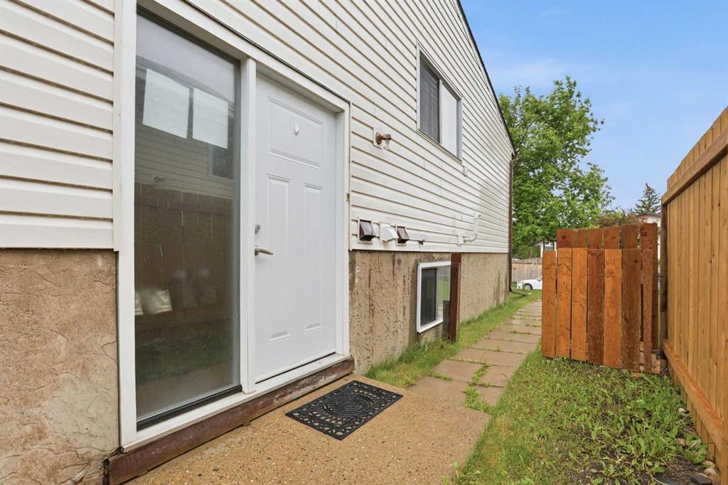 84 Ranchero Rise NW photo 3