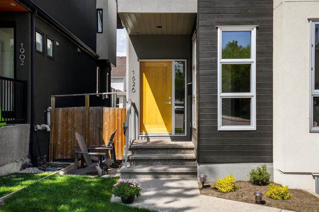 1826 37 Avenue SW photo 2