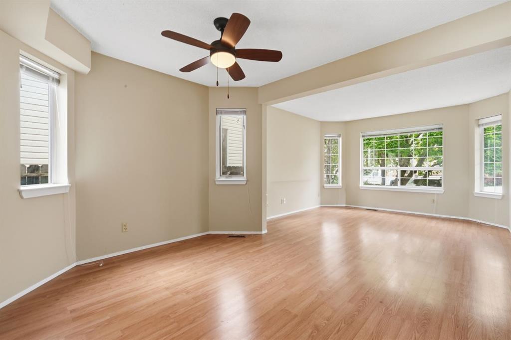 298 Costa Mesa Close NE photo 4