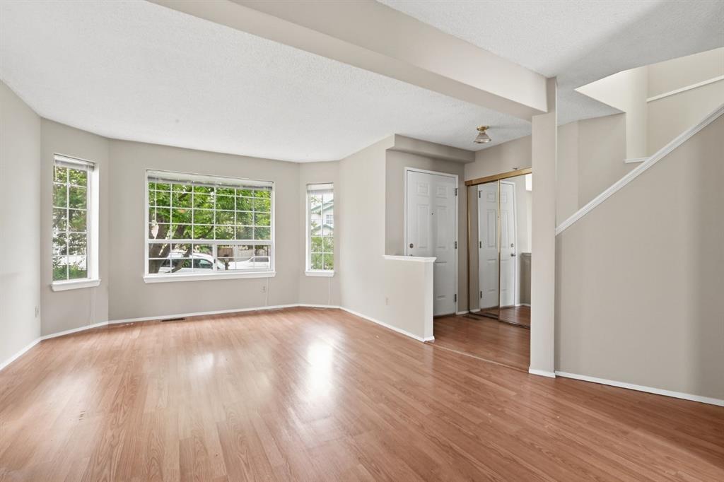 298 Costa Mesa Close NE photo 5