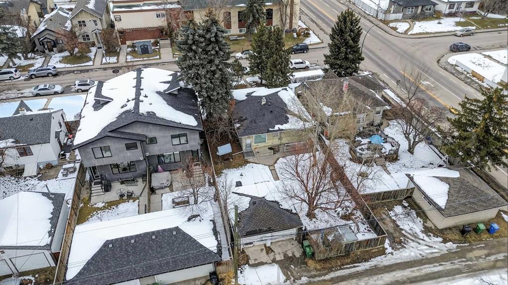 1107 19 Avenue NW photo 3