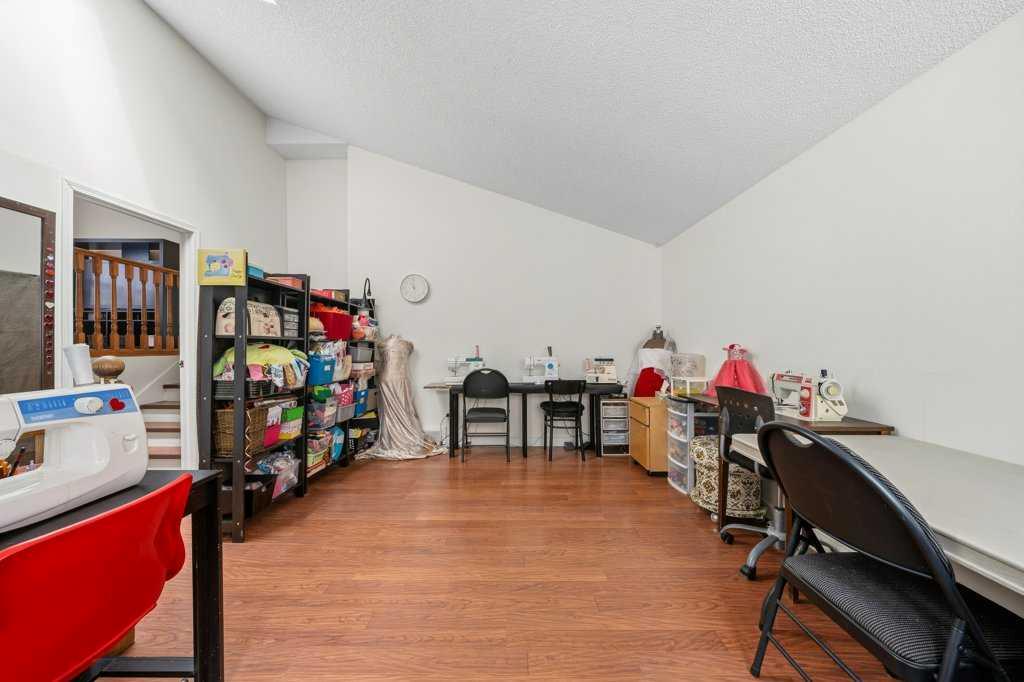 112 Cedargrove Way SW photo 5
