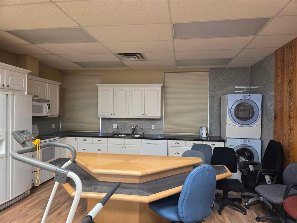 5917 1a Street SW #102 photo 2