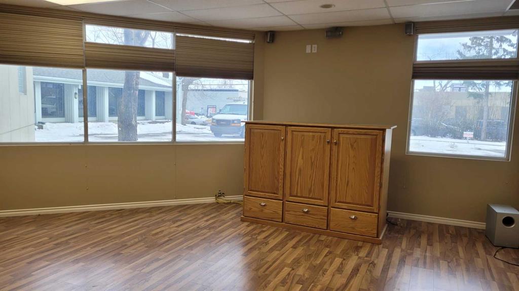 5917 1a Street SW #102 photo 4