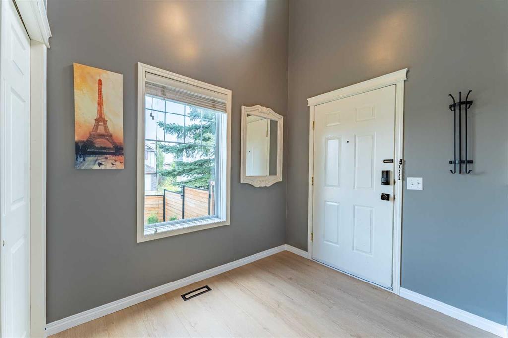 76 Cranfield Place SE photo 2