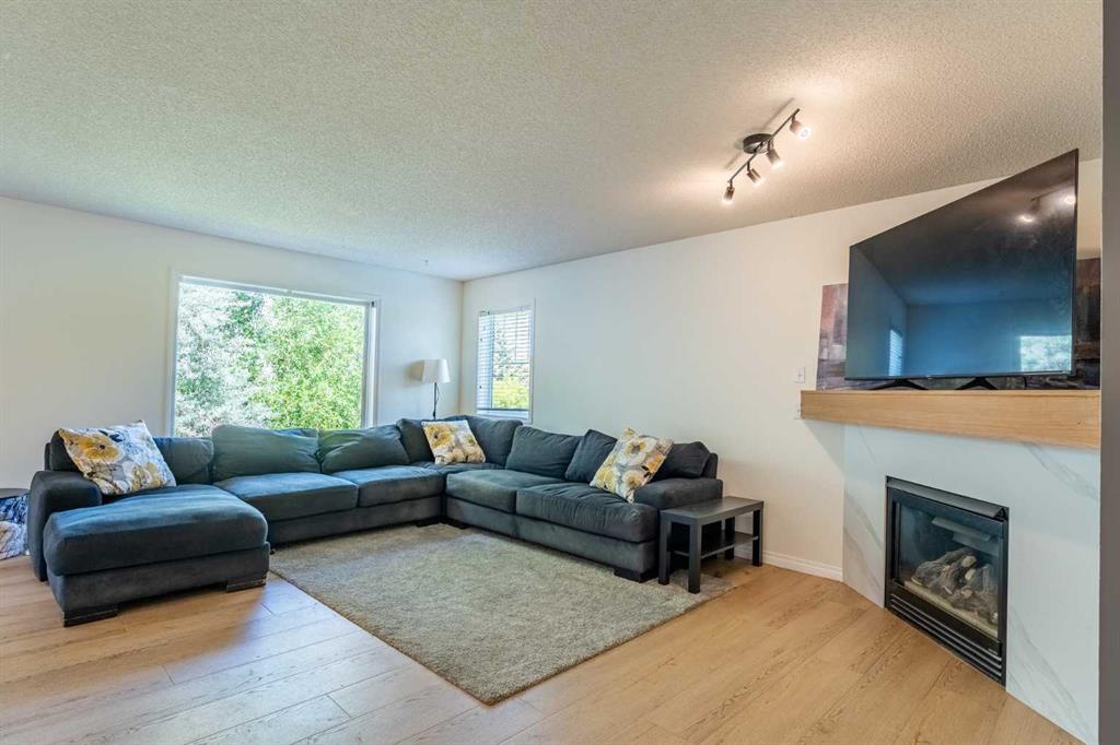 76 Cranfield Place SE photo 4