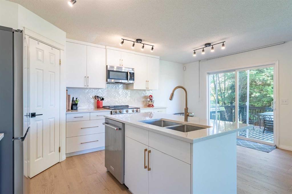 76 Cranfield Place SE photo 5