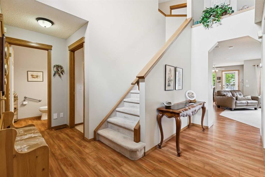 859 Somerset Drive SW photo 2