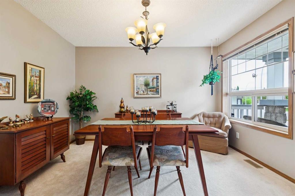 859 Somerset Drive SW photo 4