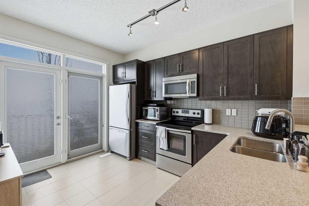 214 Nolanfield Villas NW photo 4