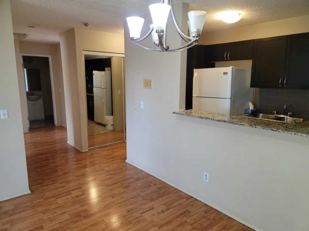 1712 38 Street SE #209 photo 2