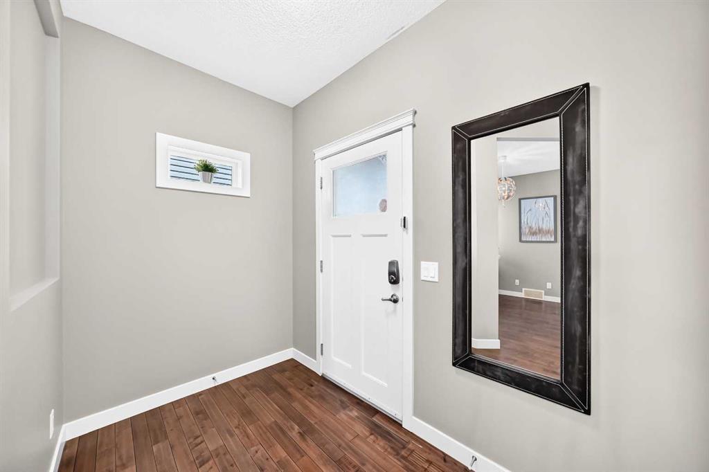 84 Evansview Manor NW photo 3
