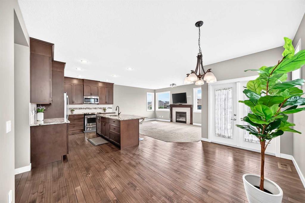 84 Evansview Manor NW photo 5