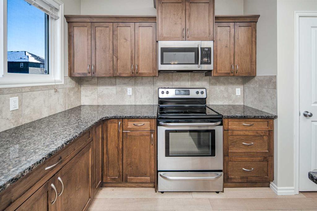88 Legacy Mews SE photo 4