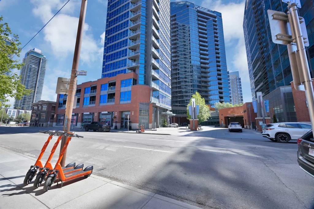 225 11 Avenue SE #1003 photo 2