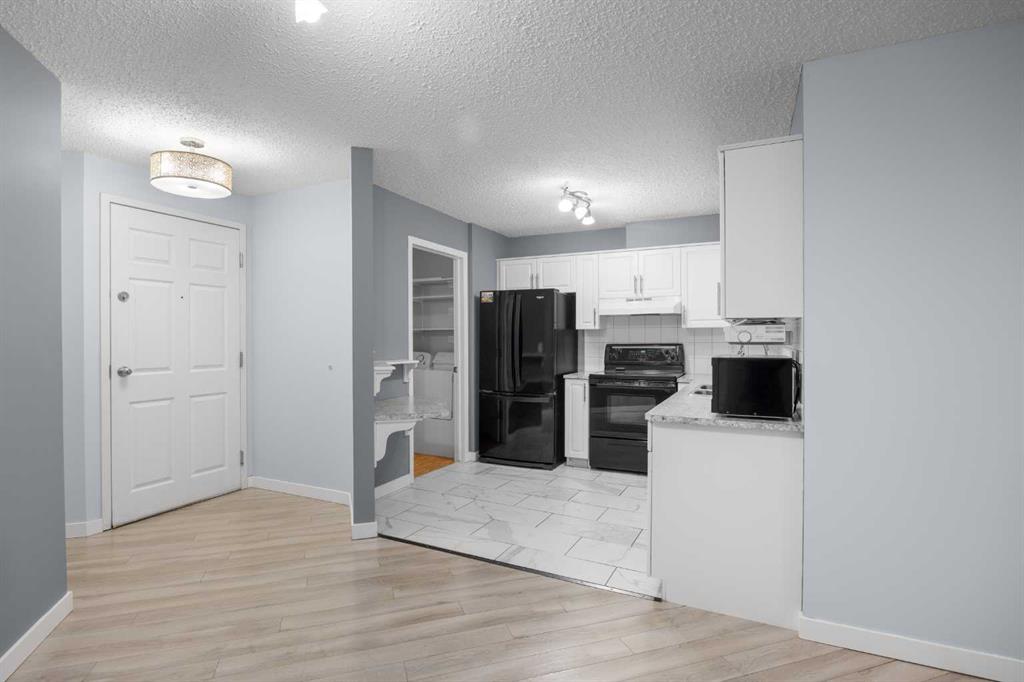 10 Sierra Morena Mews SW #120 photo 3