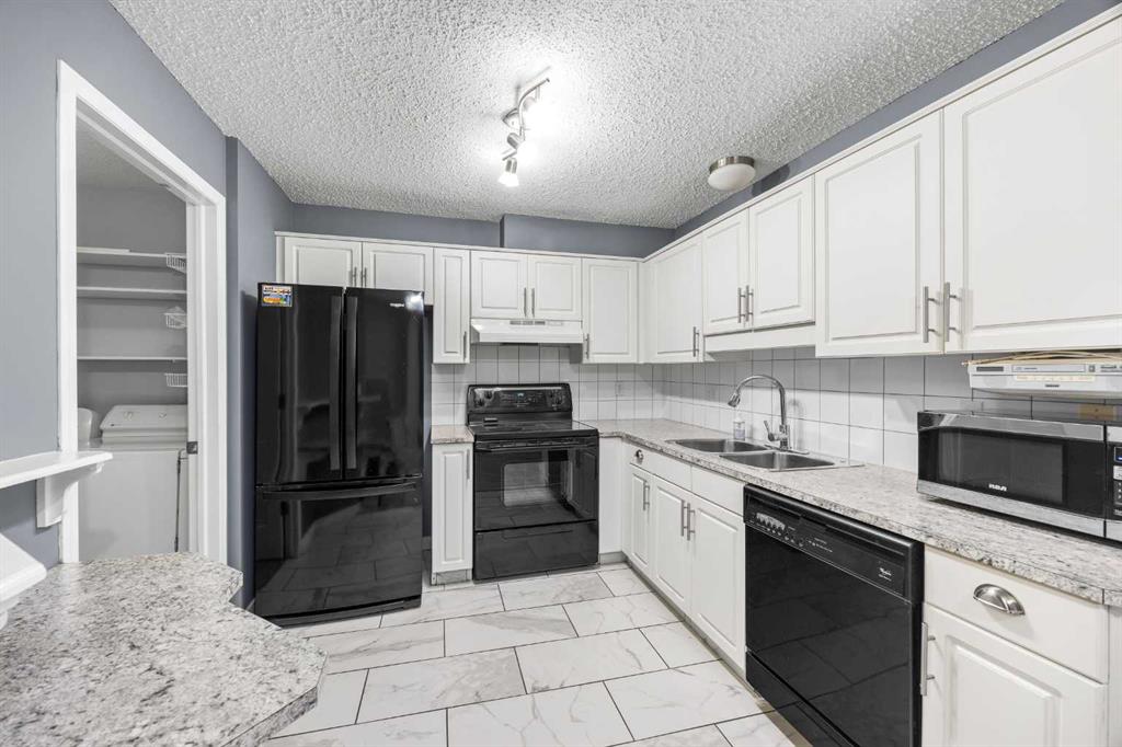 10 Sierra Morena Mews SW #120 photo 4