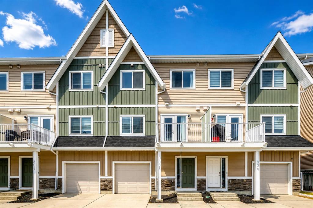 32 Red Embers Parade NE #806