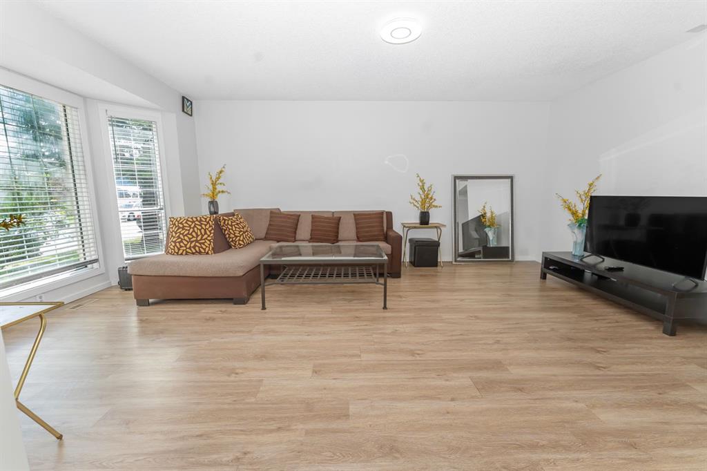 369 Martinwood Place NE photo 5