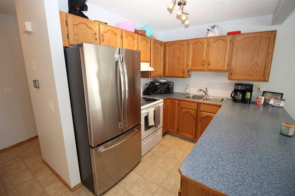 215 Millview Green SW photo 2
