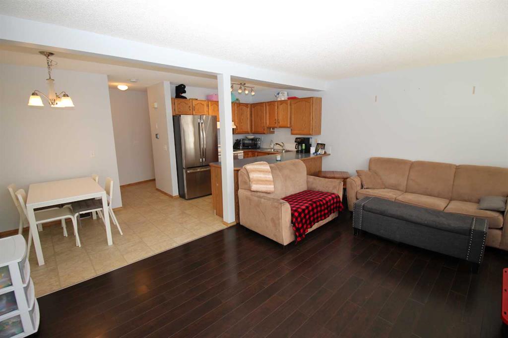 215 Millview Green SW photo 5