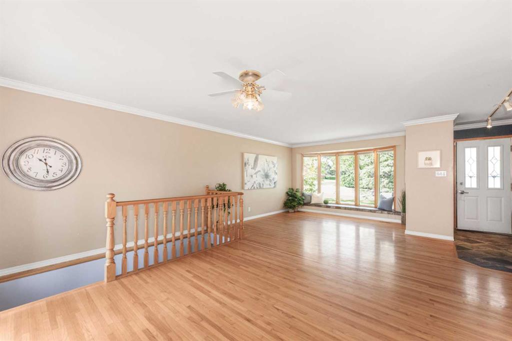 423 Spyhill Road NW photo 4