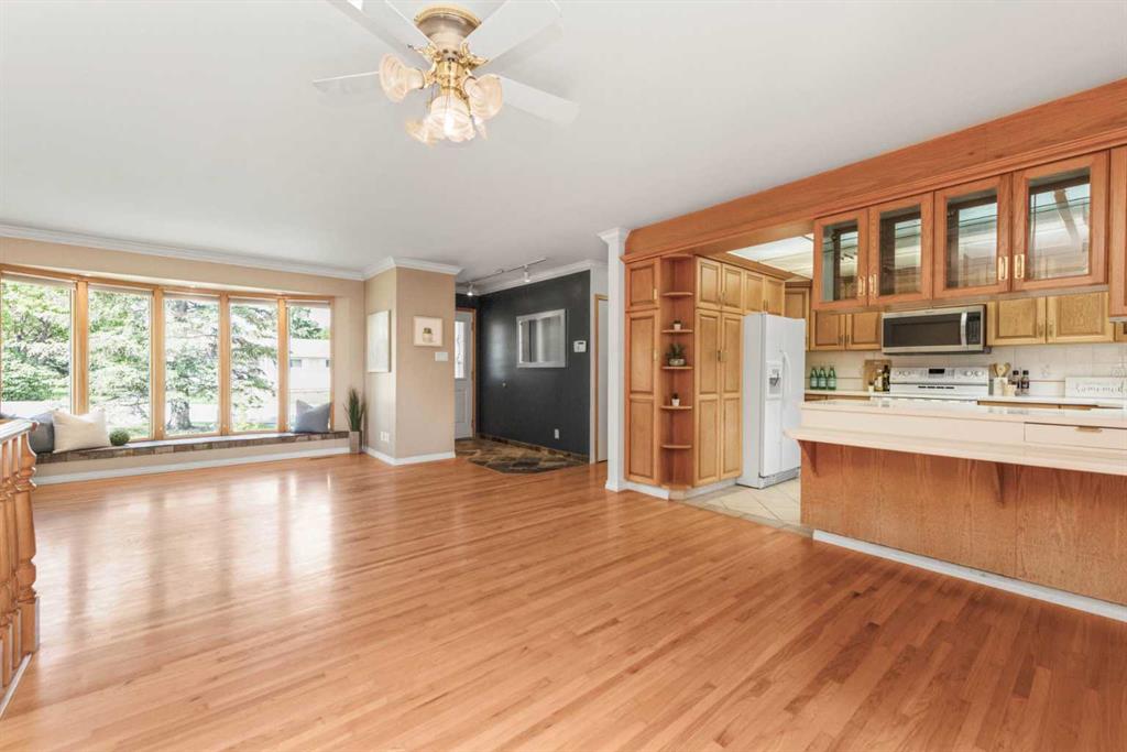 423 Spyhill Road NW photo 5