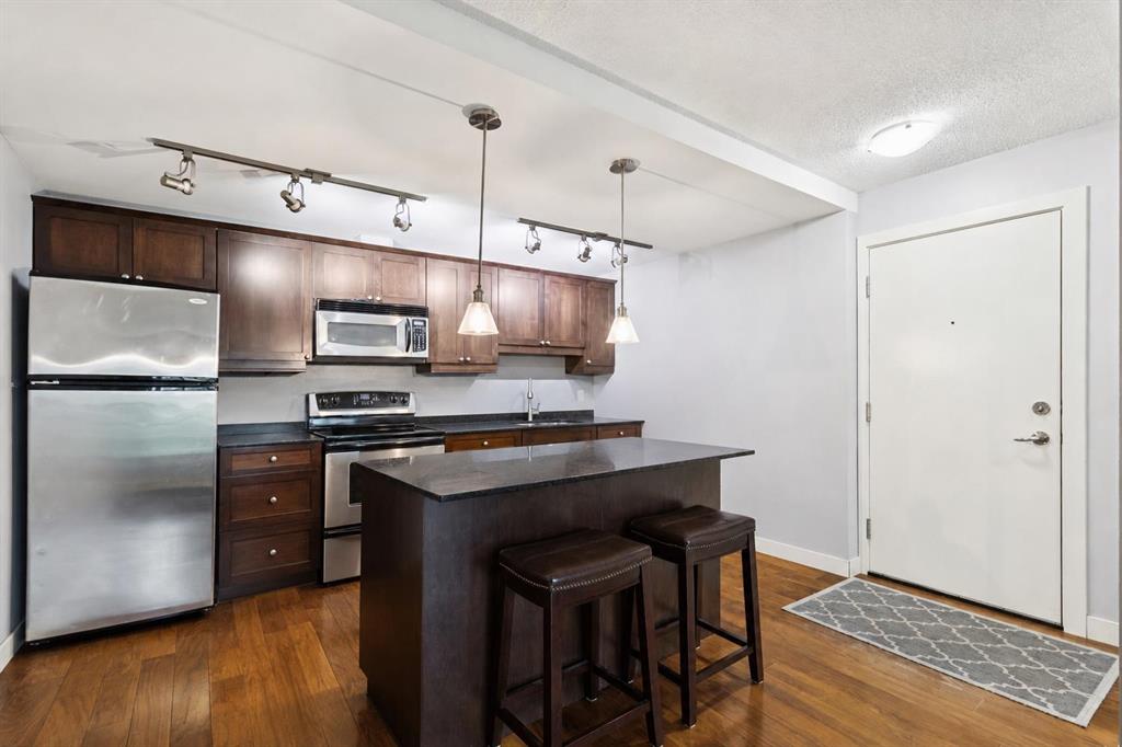 1025 14 Avenue SW #413 photo 2