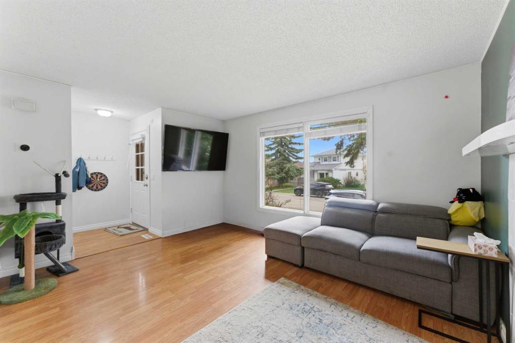 1224 Millcrest Rise SW photo 4
