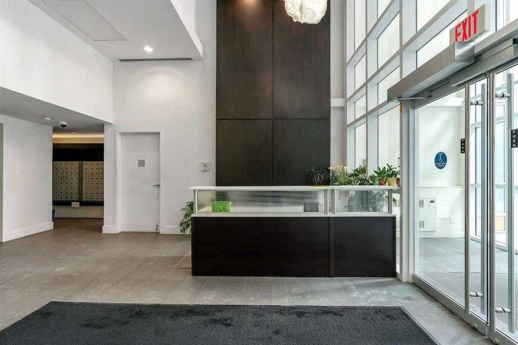 626 14 Avenue SW #1009 photo 4