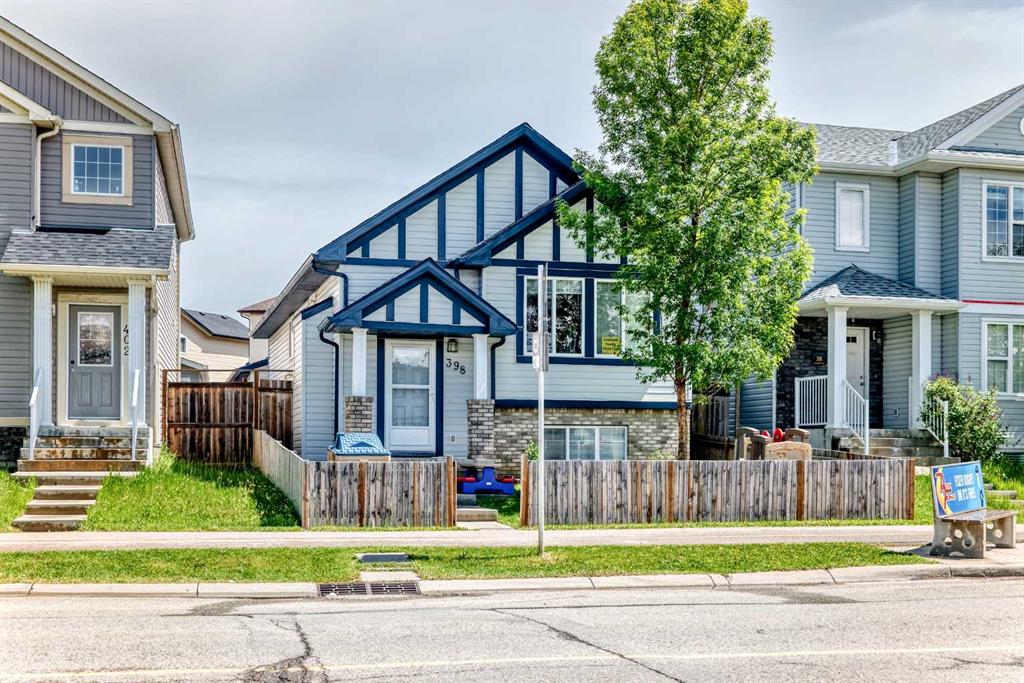 398 MARTINDALE Drive NE