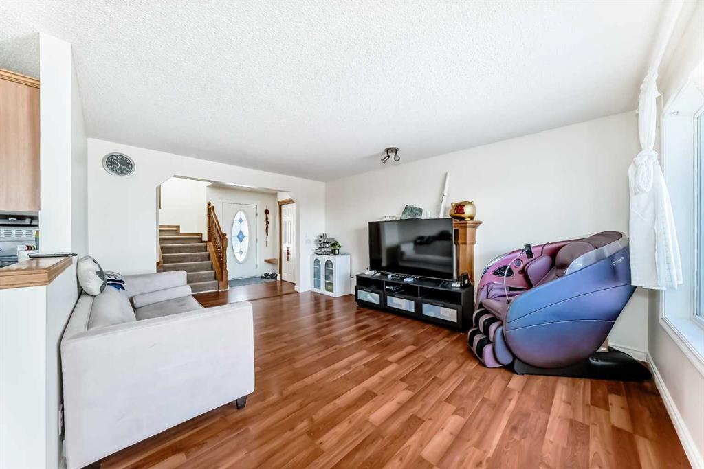 193 Covewood Green NE photo 3