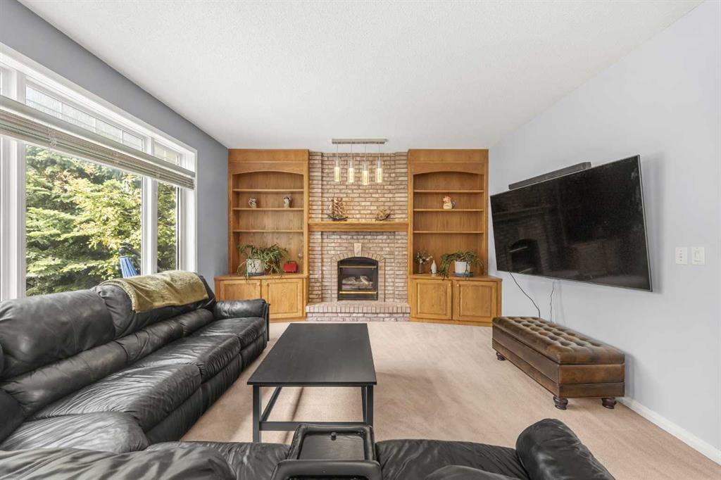 31 Hamptons Heath NW photo 4