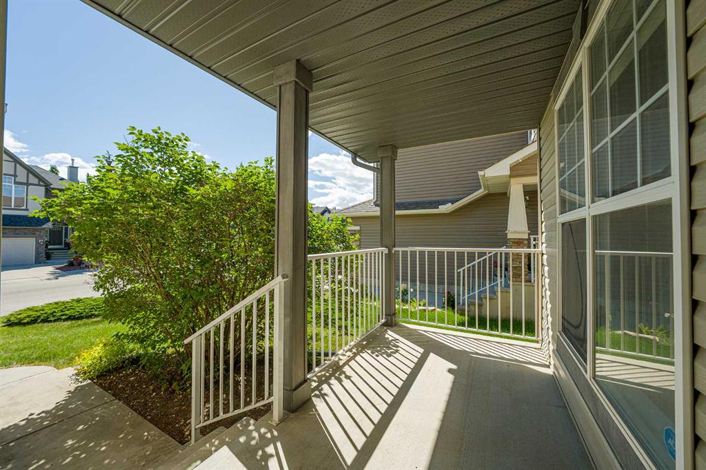 63 Cougartown Close SW photo 2