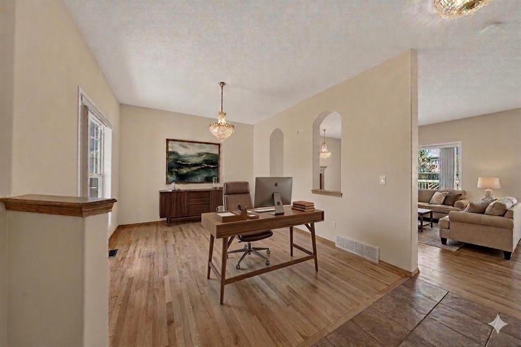 63 Cougartown Close SW photo 4