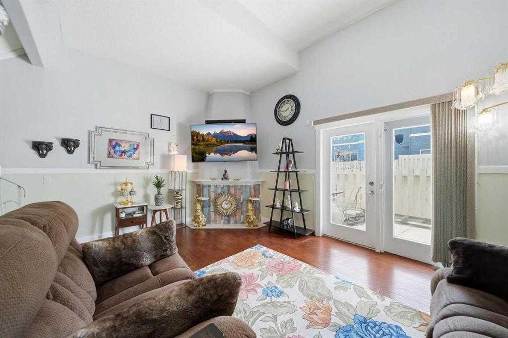 919 38 Street NE #904 photo 3