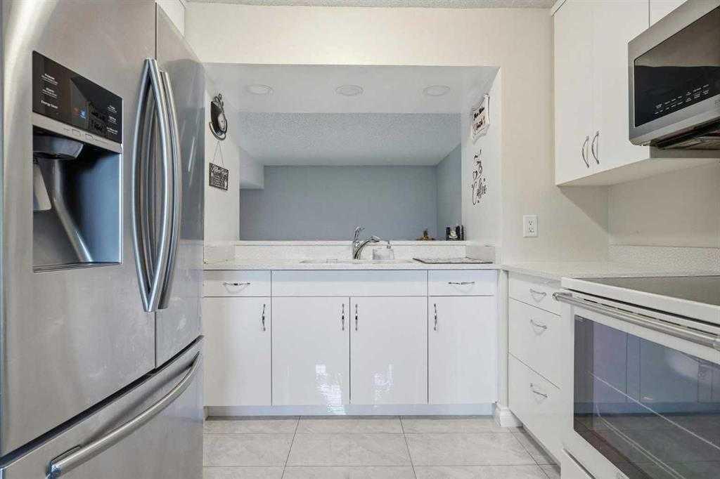 919 38 Street NE #904 photo 5