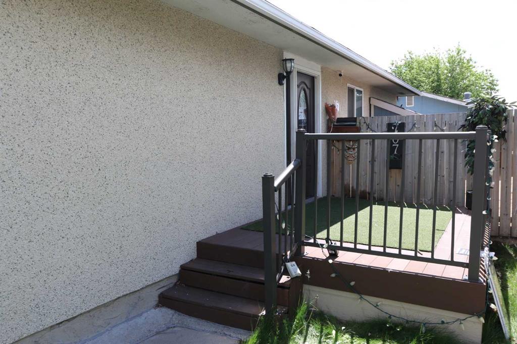 707 Malvern Drive NE photo 3