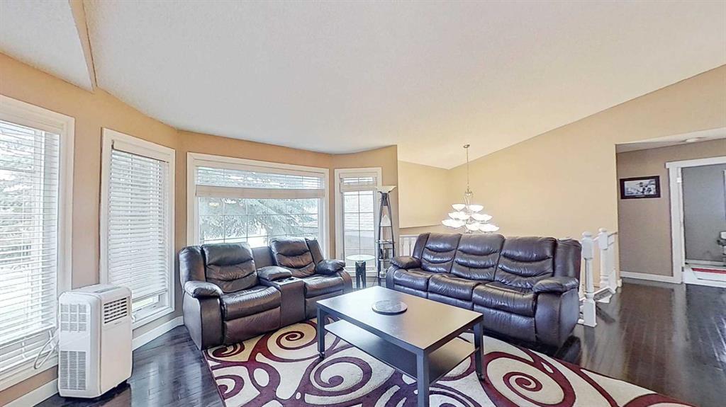 109 Edgebrook Gardens NW photo 5