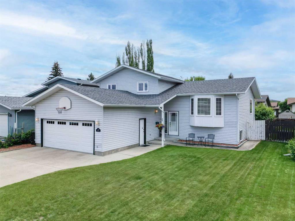 44 Huget Crescent