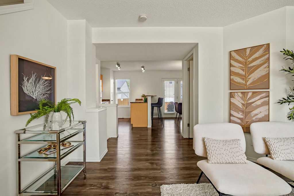 246 Elgin View SE photo 5