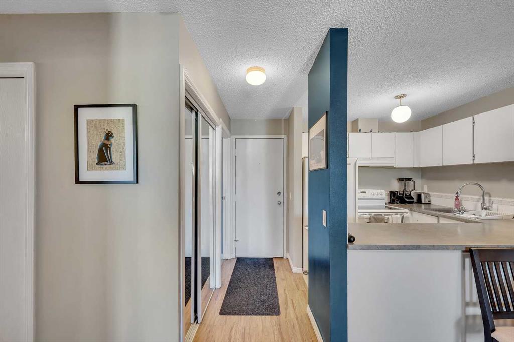 110 20 Avenue NE #307 photo 3